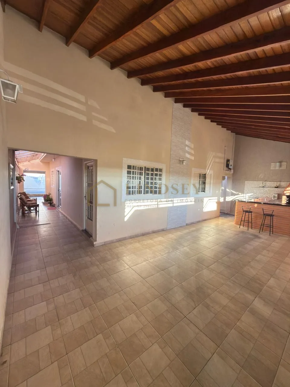 Casa à venda com 2 dormitórios e 1 suíte